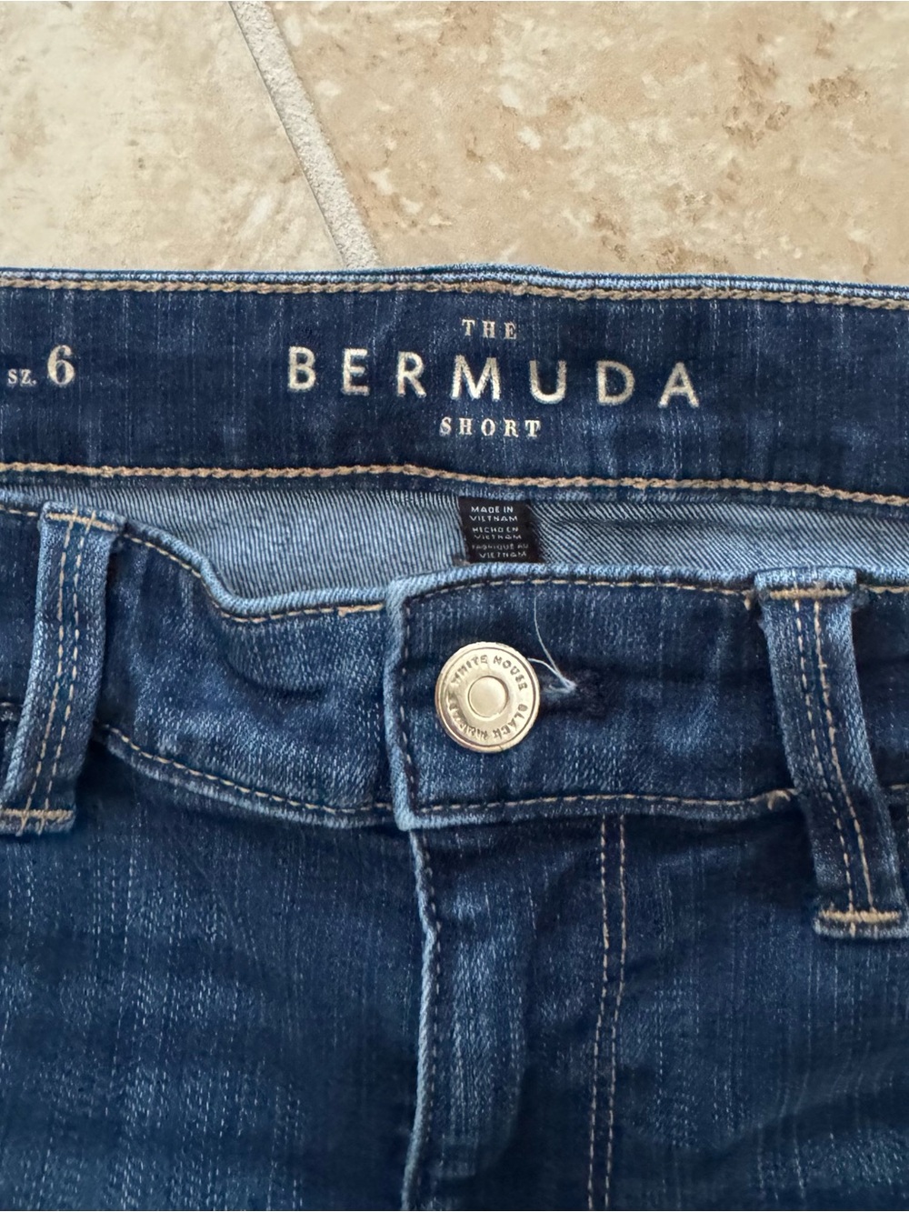 WHBM The Bermuda Short Women’s - Dark Blue Size 6